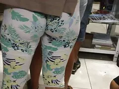 बेबी एक सुंदर झील हॉलीवुड फुल सेक्स फिल्म के किनारे पर एक blowjob करता है
