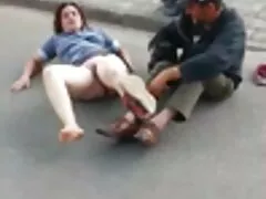 लेस्बियन ने अपने सेक्स हिंदी फुल मूवी सहपाठी को बहकाया